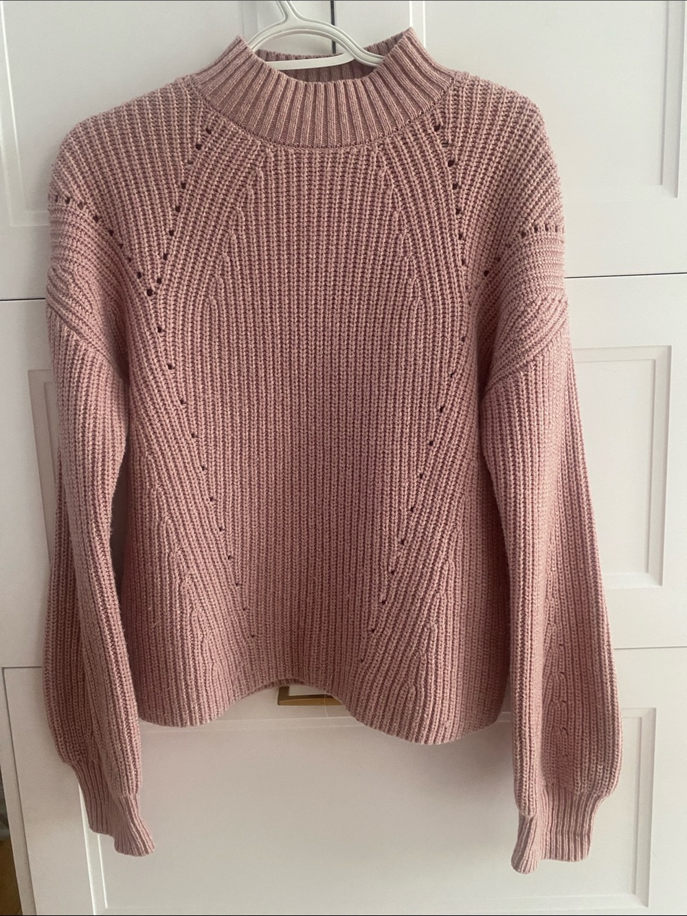 GAP Women's Pink Ribbed Crewneck Shaker knit Marino Wool Sweater Size Medium